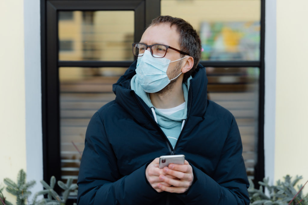 Brille mit Antibeschlagspray